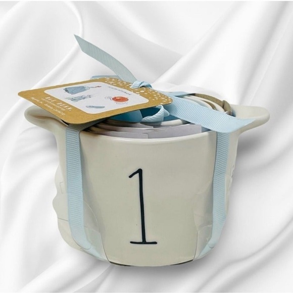 Cinderella Measuring Cups - Picture 2 of 5